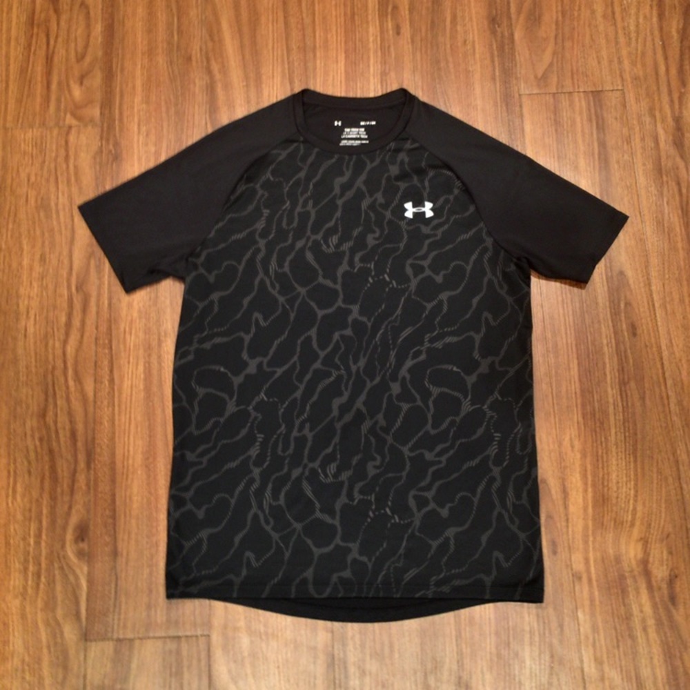 Under Armour Size Small Shirt